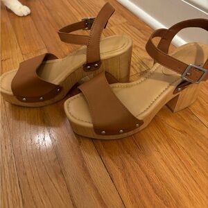 Universal thread chunky heel